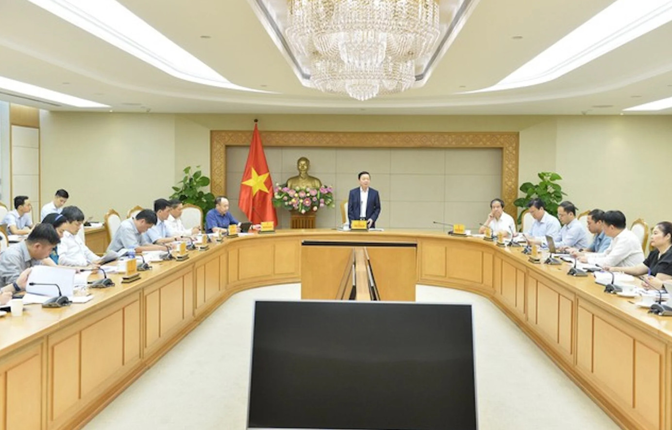 Phó Thủ tướng Trần Hồng Hà họp với lãnh đạo Bộ GD&ĐT. (Ảnh: Chinhphu.vn)