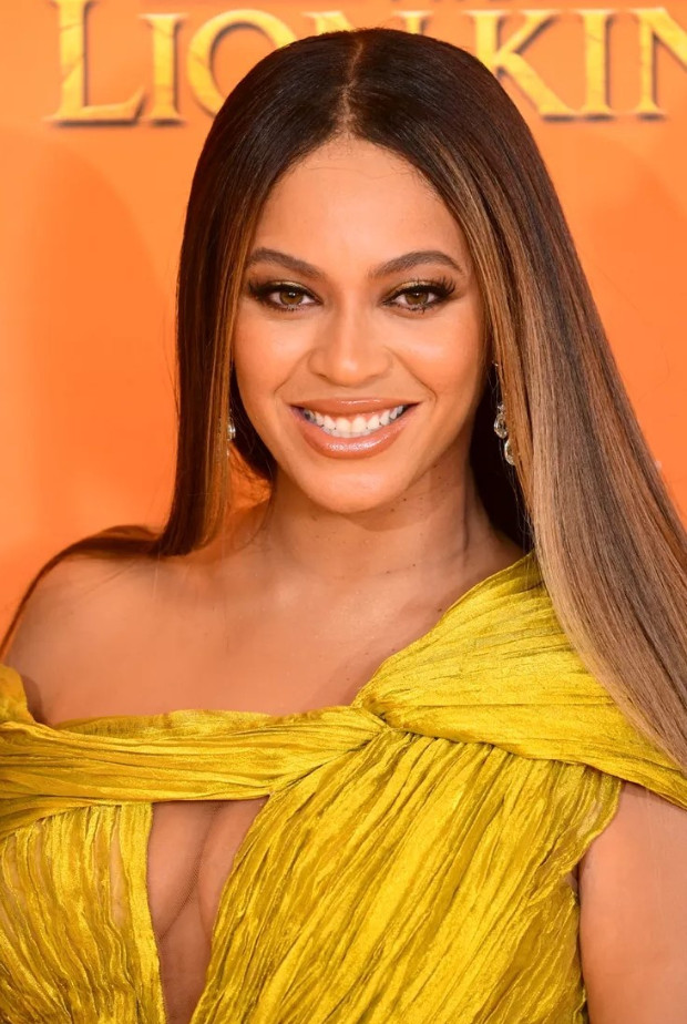 Với gương mặt trái xoan như Beyonce, dáng lông mày cổ điển, cong nhẹ, không tỉa nhọn là lựa chọn thích hợp. Ảnh: AP.