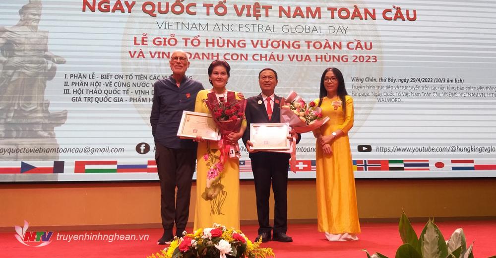 Ban dự án tặng Bằng khen cho Tổng hội người PG 88 Nổ Hũ tại Lào
