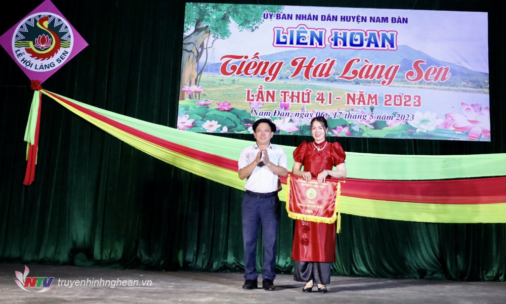 Trao giải Nhất cho
