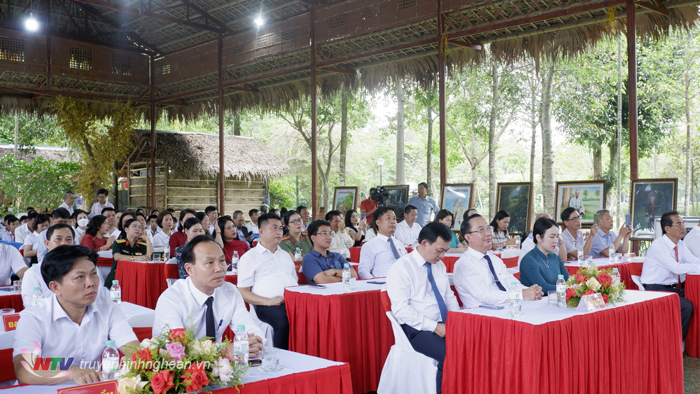 Các đại biểu dự lễ Xổ Số PG 88.