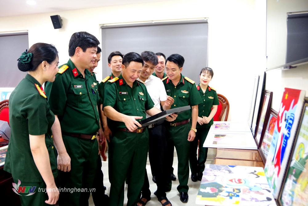 Hơn 350 tác phẩm tranh vẽ dự thi về đề tài bình đẳng giới và phòng, chống bạo lực gia đình, cơ sở giới