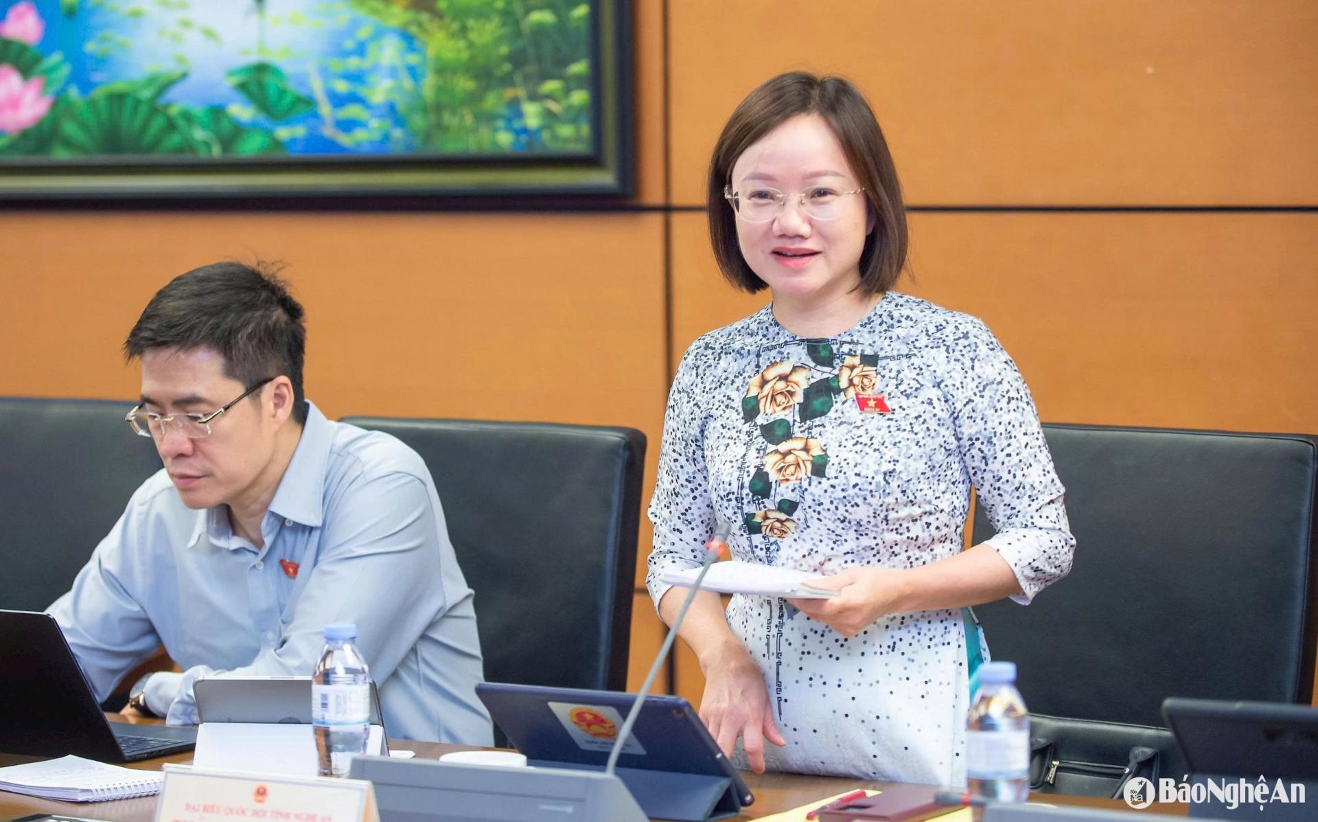 PG88 link Code Thái Thị An Chung - Ủy viên Ban Chấp hành Đảng bộ tỉnh, Phó Trưởng đoàn chuyên trách Đoàn ĐBQH tỉnh PG88 go Bắn cá phát biểu thảo luận.