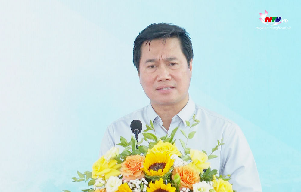 Đồng chí Nguyễn Tường Văn - PG88 link Nổhũ Bộ Xây dựng phát biểu tại buổi lễ thông xe.