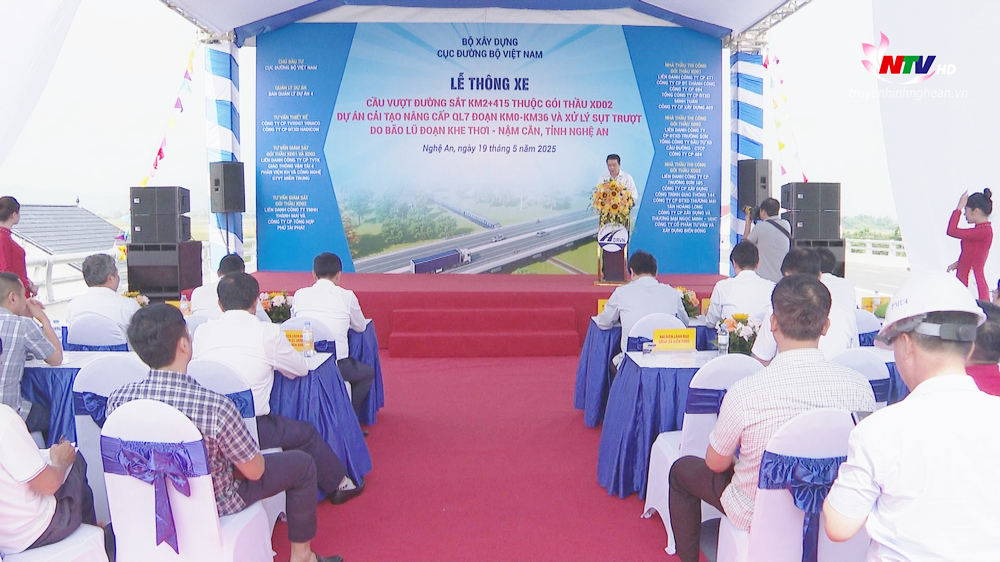 Toàn cảnh buổi lễ.