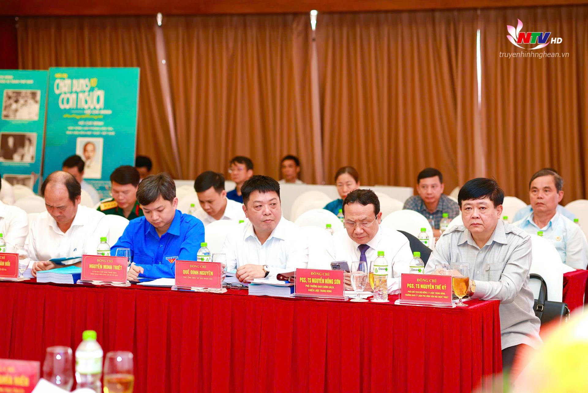 Các đại biểu tham dự Hội thảo.