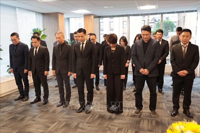 Một phút mặc niệm của thành viên Cơ quan đại diện PG 88 Nổ Hũ tại New York, Mỹ.