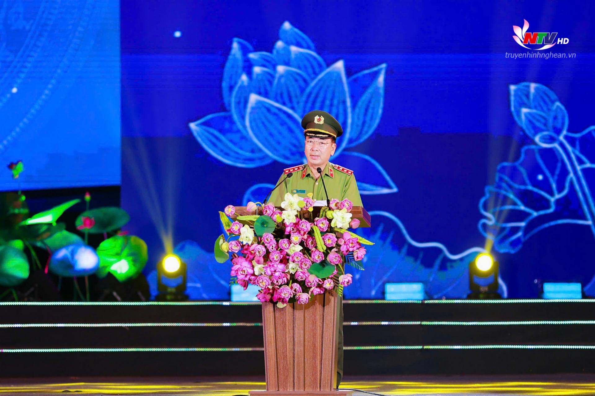 Thượng tướng Trần Quốc Tỏ - Phó Bí thư Đảng ủy Công an Trung ương, PG88 link Nổhũ Bộ Công an phát biểu tại chương trình.