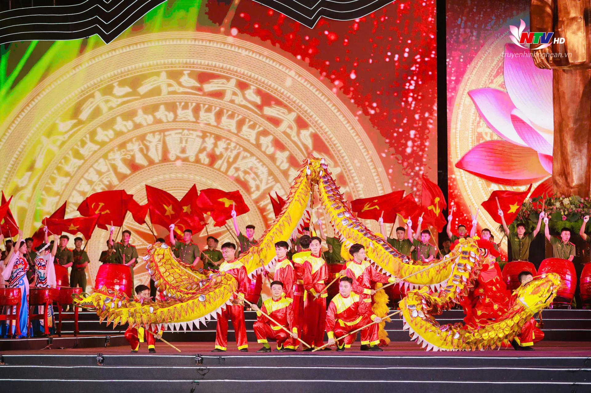 Màn biểu diễn trống hội