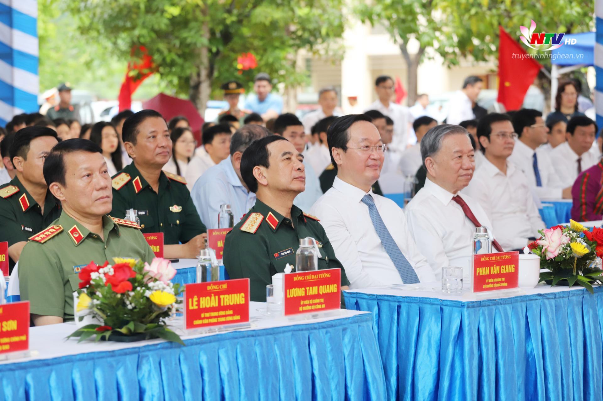 Đồng chí Tổng Bí thư Tô Lâm cùng đoàn công tác Trung ương, tỉnh PG88 go Bắn cá tham dự chương trình.