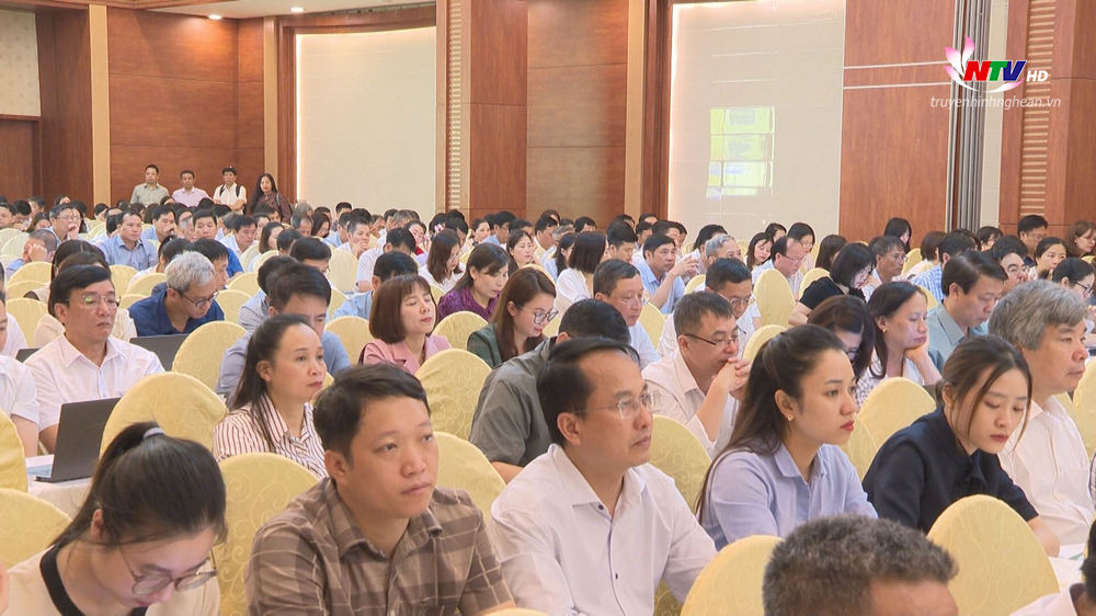 Các đại biểu dự hội nghị.