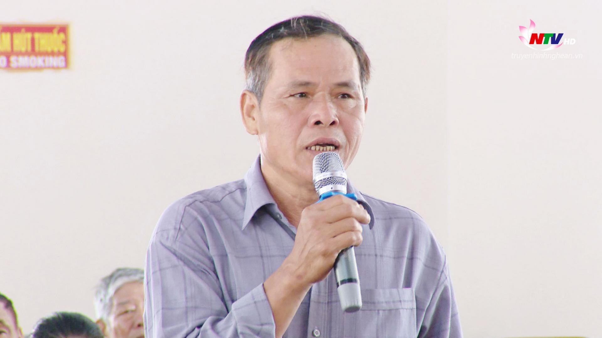 Cử tri nêu ý kiến, kiến nghị.