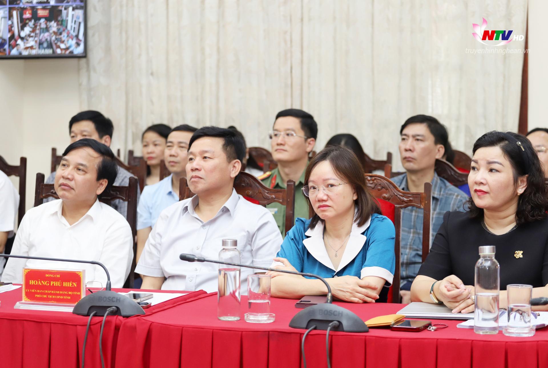 Phó trưởng đoàn ĐBQH tỉnh, các đồng chí Phó PG88 go Bắn cá HĐND tỉnh, UBND tỉnh, các Ban của tỉnh tham dự hội nghị tại điểm cầu PG88 go Bắn cá.