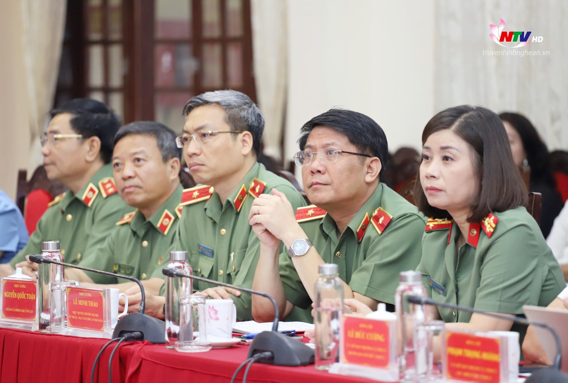 Các đồng chí lãnh đạo các đơn vị trực thuộc Bộ Công an tham dự hội nghị tại điểm cầu tỉnh PG88 go Bắn cá.
