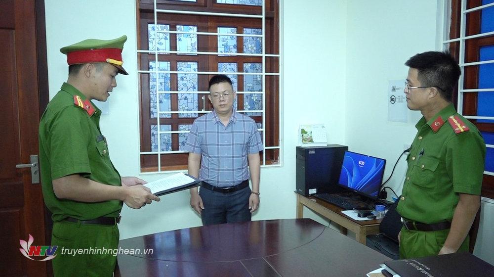 Công bố quyết định khởi tố và đọc lệnh bắt bị can để tạm giam đối với Nguyễn Văn Khoa, Giám đốc PG88 link tải Cổ phần môi trường Việt Anh.