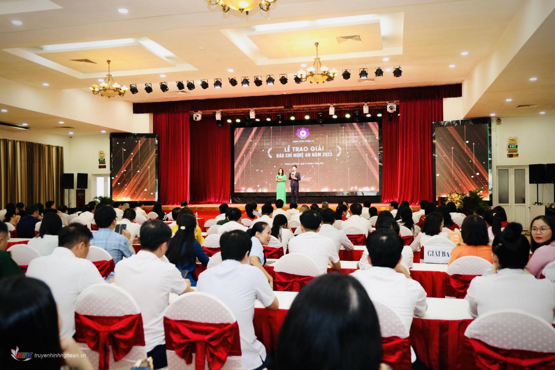 Toàn cảnh buổi lễ.
