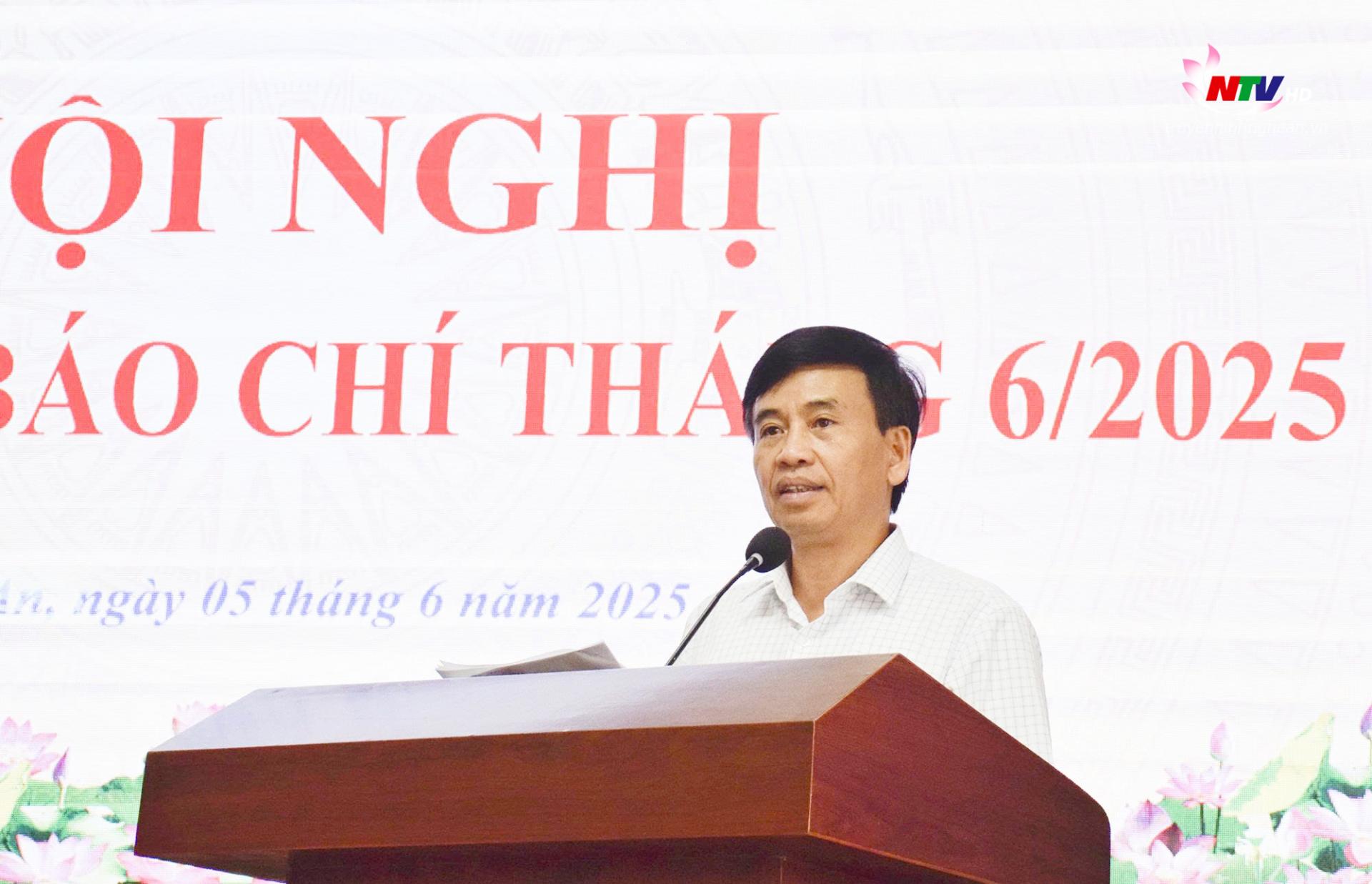 Đồng chí Nguyễn Bá Hảo - Phó Giám đốc Sở Tải App PG88 link - PG88 go Xócđĩa và PG 88 Bóng Đá phát biểu tại hội nghị.