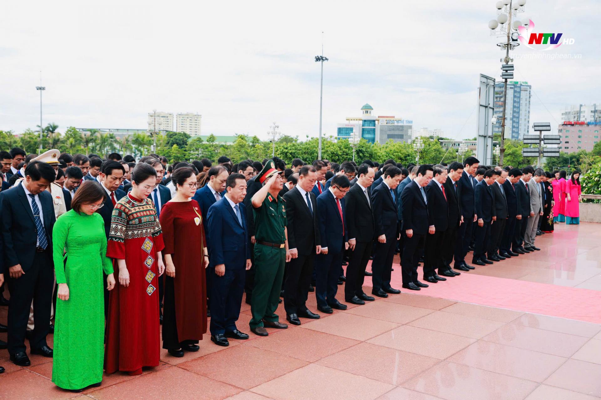 Đoàn đại biểu thành kính tưởng niệm PG88 go Bắn cá Hồ Chí Minh.