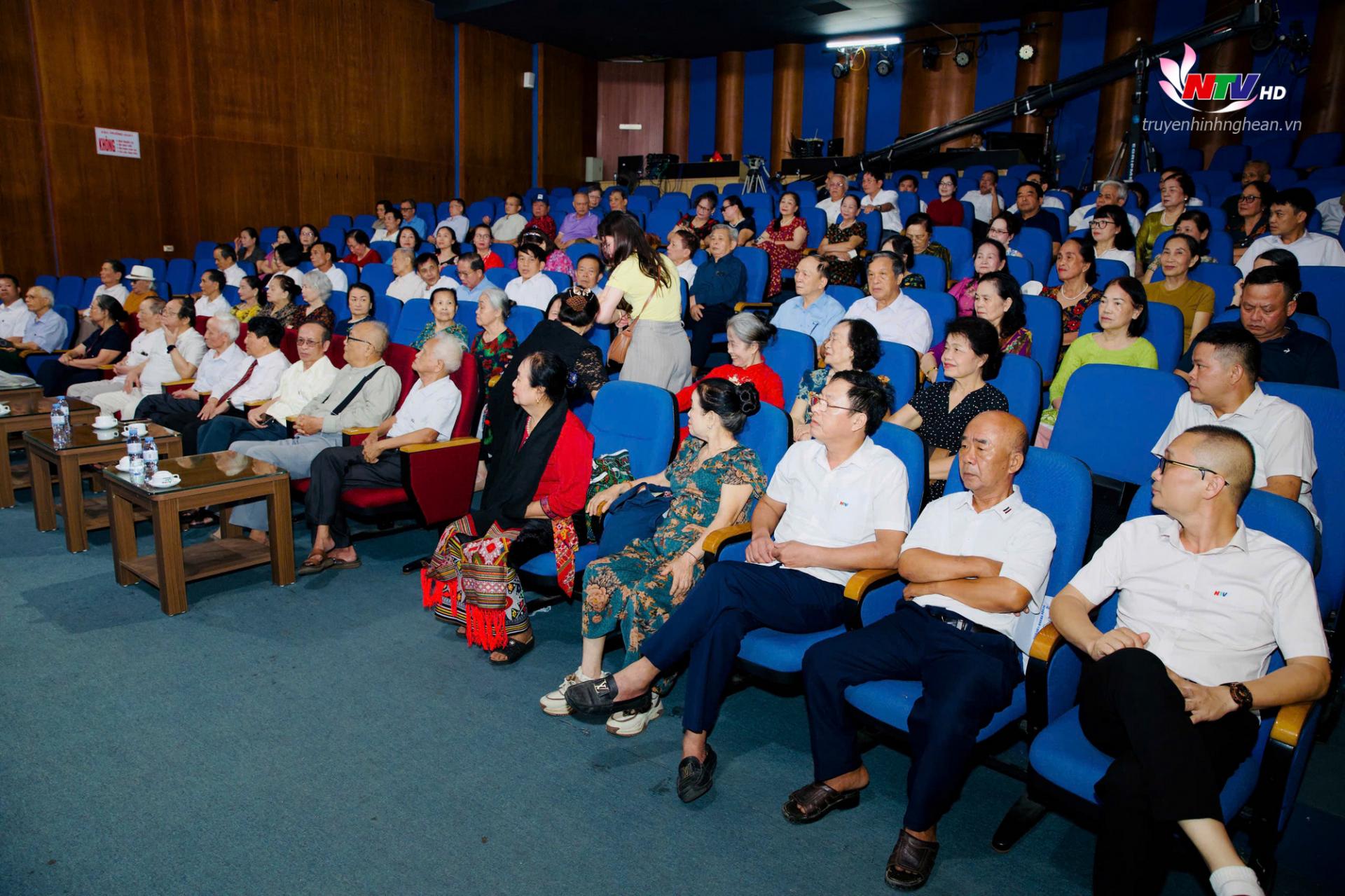 Toàn cảnh buổi gặp mặt.
