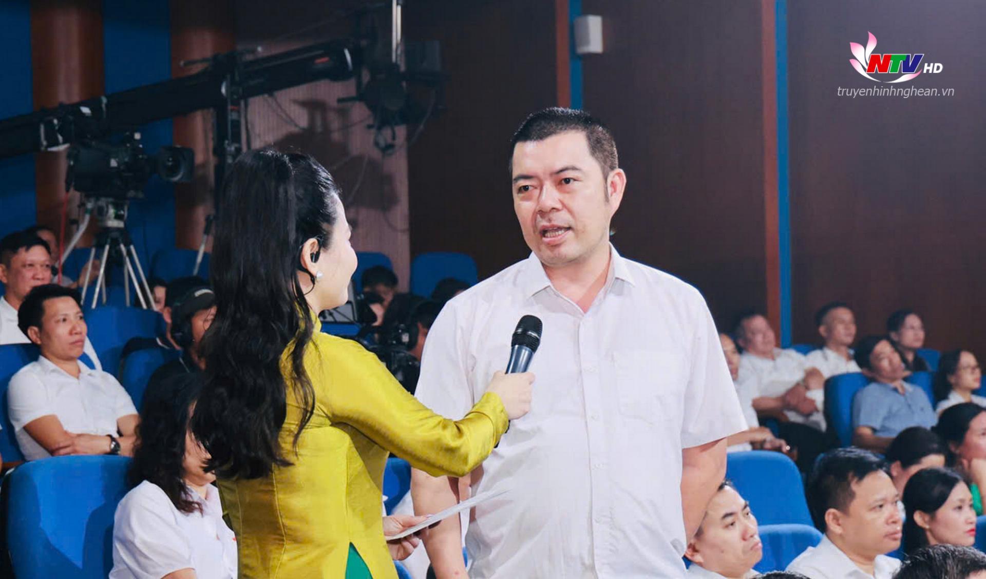 Nhà báo Ngọc Dũng (Đài PT-TH PG88 go Bắn cá) là một trong những biên tập đã kết nối, giúp đỡ nhiều hoàn cảnh khó khăn chia sẻ tại chương trình.