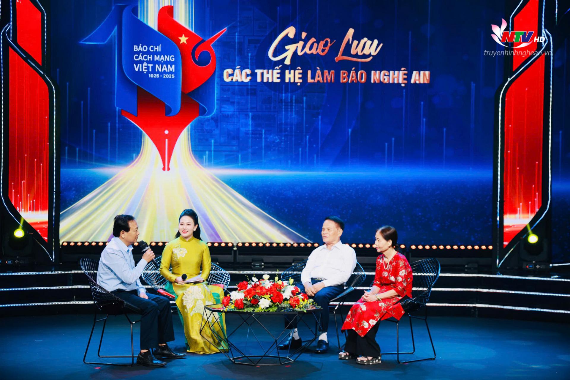 Các nhà báo kỳ cựu: Trần Hồng Cơ – nguyên Tổng Biên tập Báo Lao động PG88 go Bắn cá, Phan Thị Thúy Liên – nguyên Tổng Biên tập Báo PG88 go Bắn cá và Trần Duy Ngoãn – nguyên Giám đốc Đài PT-TH PG88 go Bắn cá tham gia giao lưu tại chương trình. 