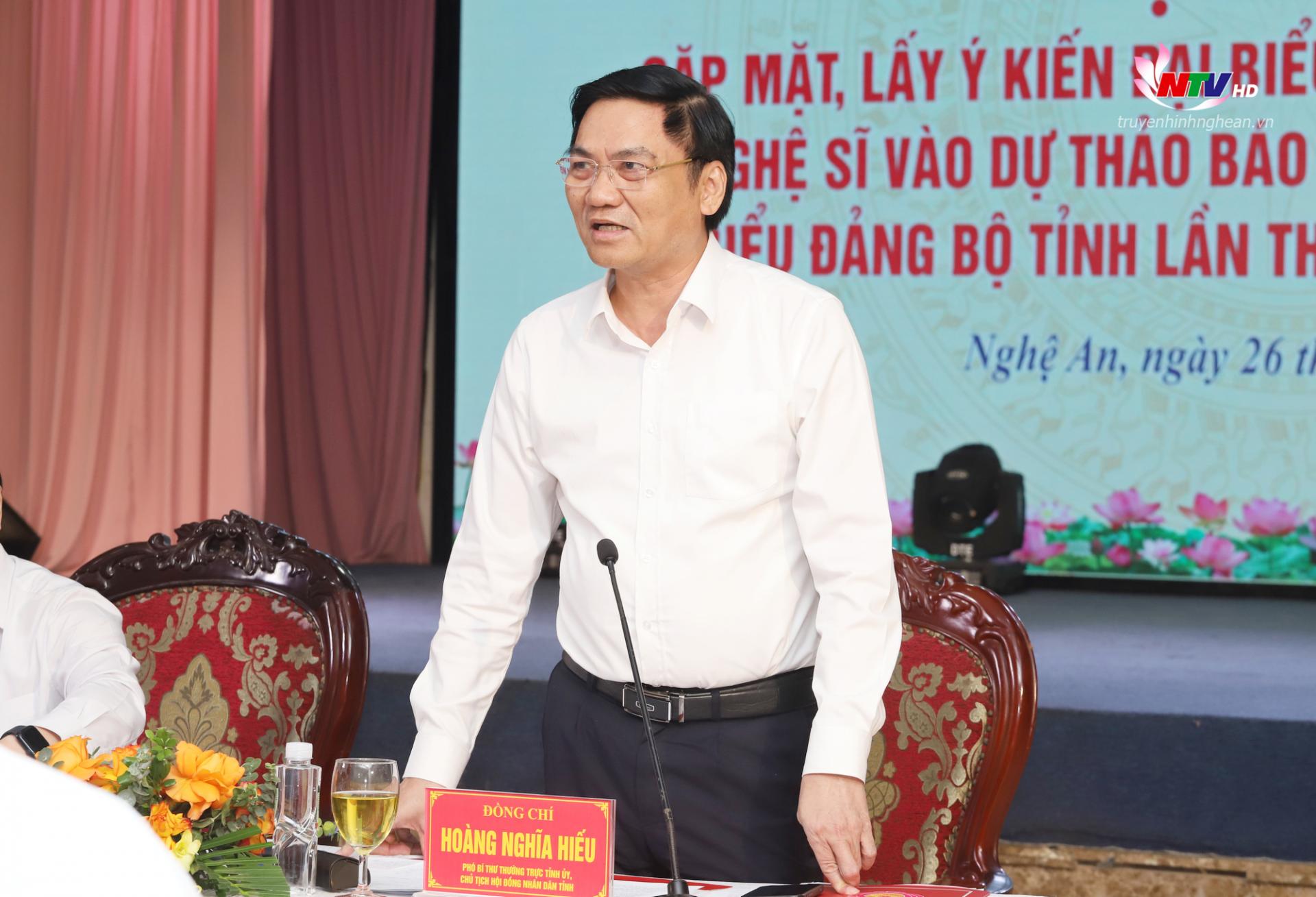 Đồng chí Hoàng Nghĩa Hiếu - Phó Bí thư Thường trực Tỉnh uỷ, PG88 go Bắn cá HĐND tỉnh phát biểu tại hội nghị.