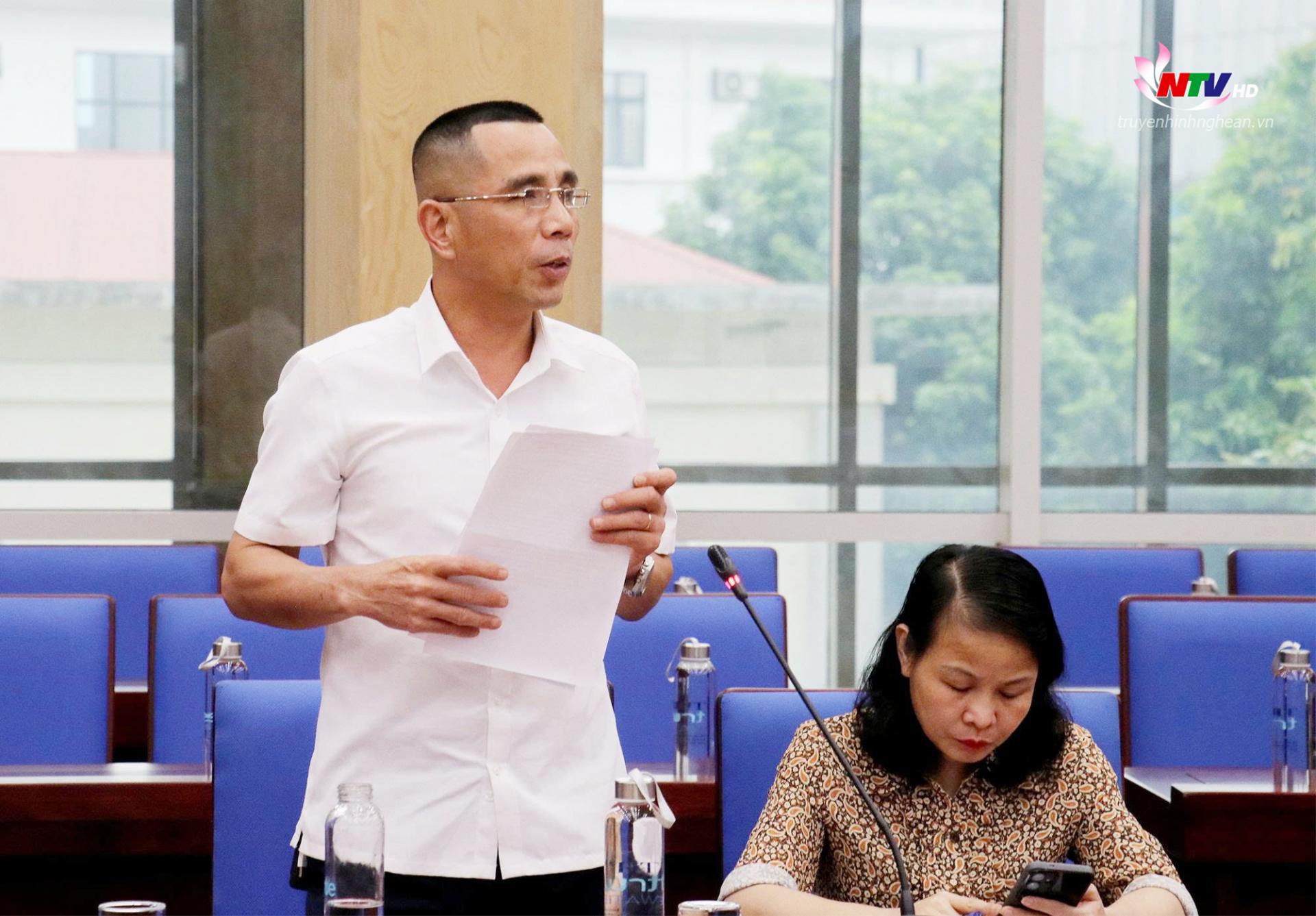 Phó PG88 go Bắn cá UBND huyện Diễn Châu Trần Mạnh Hiên phát biểu tại cuộc họp.