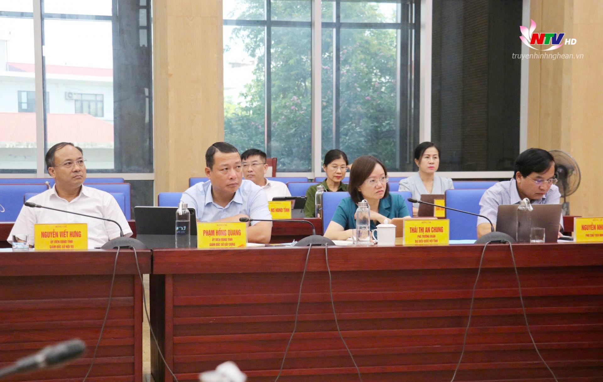 Lãnh đạo HĐND tỉnh, VPĐBQH, các Sở ban ngành dự phiên họp.