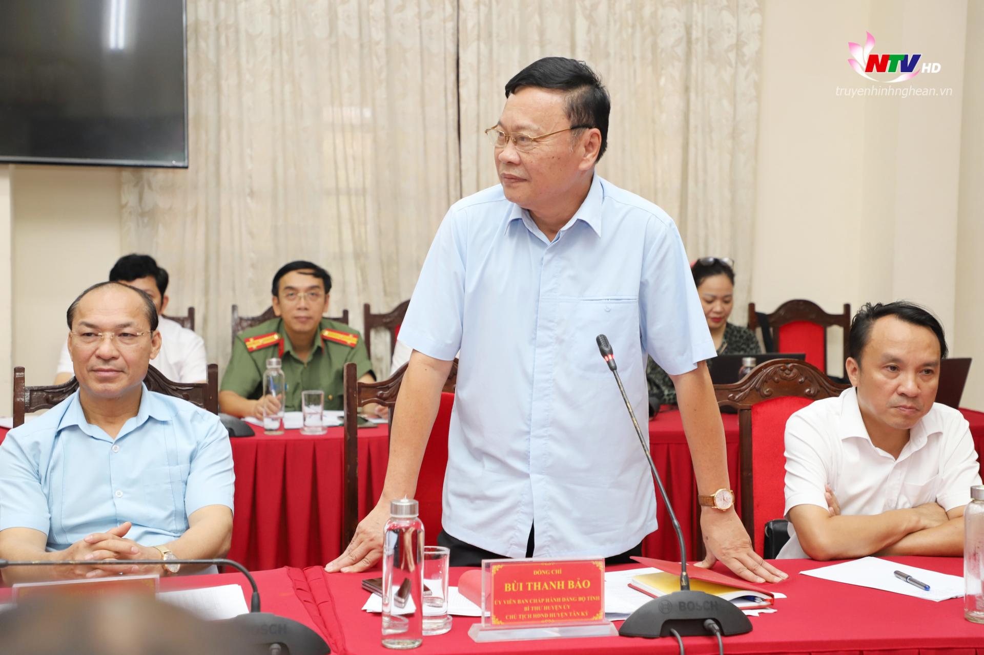 Đồng chí Bùi Thanh Bảo - Bí thư Huyện ủy, PG88 go Bắn cá HĐND huyện Tân Kỳ phát biểu tại cuộc họp.