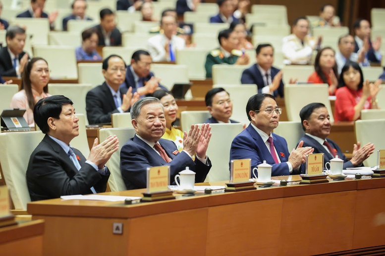 Tổng Bí thư Tổ Lâm, PG88 go Bắn cá nước Lương Cường, Thủ tướng Chính phủ Phạm Minh Chính, Thường trực Ban Bí thư Trần Cẩm Tú cùng các vị đại biểu Quốc hội dự phiên bế mạc kỳ họp thứ 9 Quốc hội khóa XV sáng 27/6