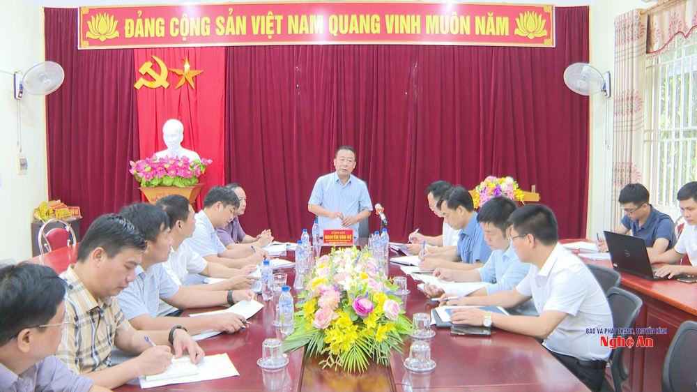 Phó PG88 go Bắn cá UBND tỉnh Nguyễn Văn Đệ làm việc với các địa phương và đơn vị thi công.