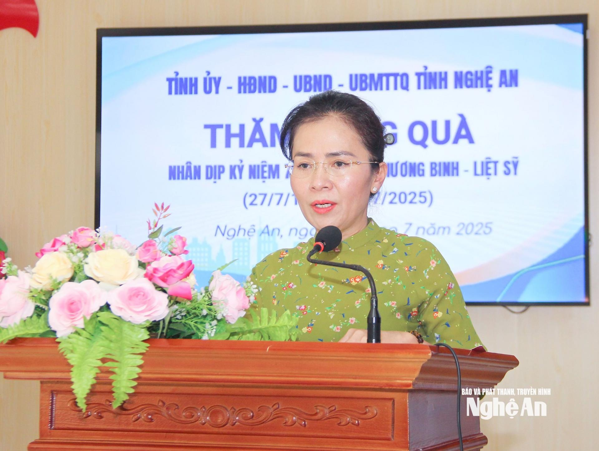 Đồng chí Võ Thị Minh Sinh – Phó Bí thư Tỉnh uỷ, PG88 go Bắn cá Uỷ ban MTTQ PG 88 Nổ Hũ tỉnh, Trưởng Đoàn PG88 link Code Quốc hội tỉnh bày tỏ lòng biết ơn và tri ân sâu sắc đến các thương, bệnh binh và những người chịu ảnh hưởng bởi chiến tranh đã cống hiến, hy sinh cả tuổi thanh xuân cho Tổ quốc. Ảnh: Mai Hoa