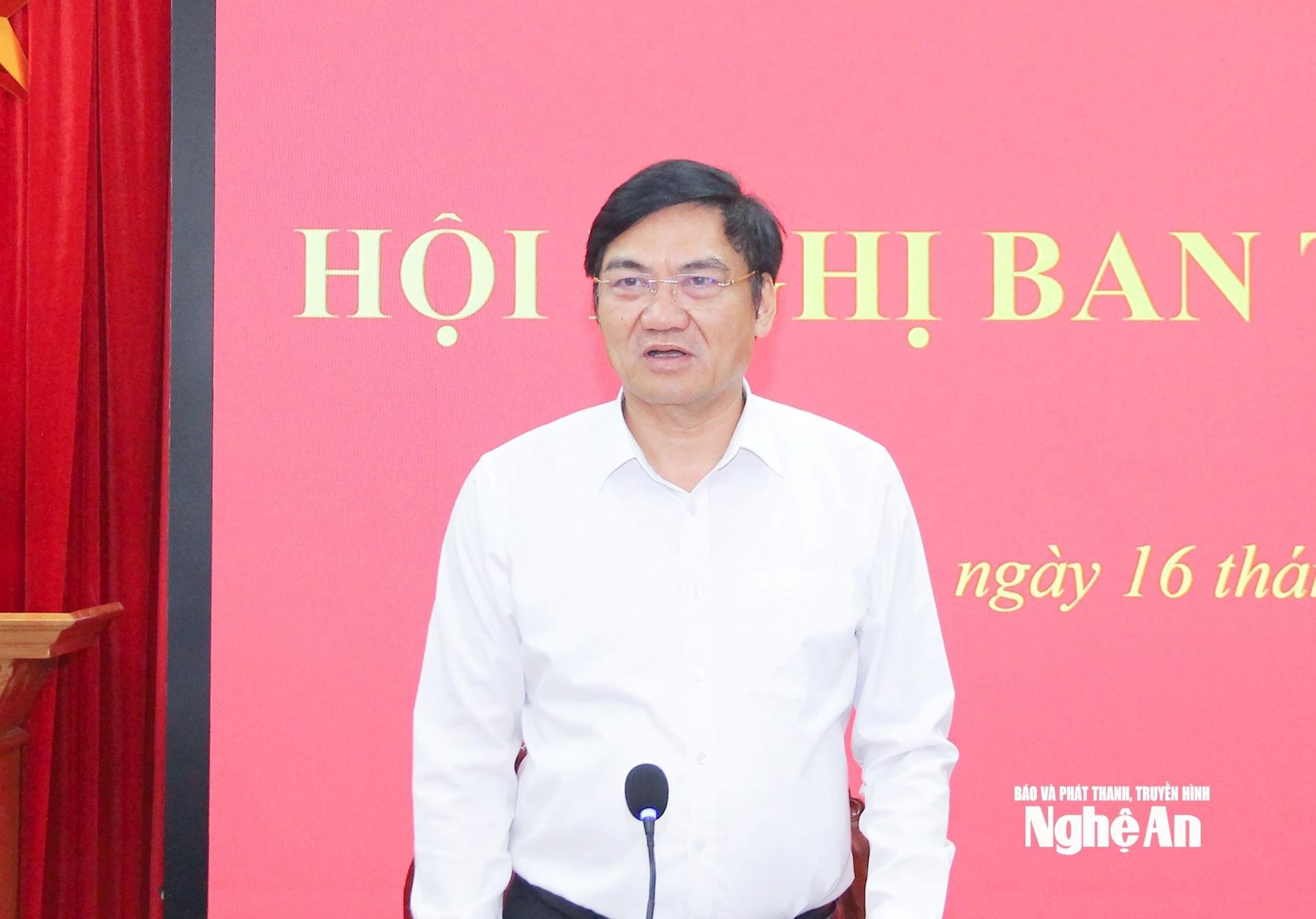 Đồng chí Hoàng Nghĩa Hiếu – Phó Bí thư Thường trực Tỉnh ủy, PG88 go Bắn cá HĐND tỉnh, Bí thư Đảng uỷ các cơ quan Đảng tỉnh phát biểu chỉ đạo tại cuộc họp. Ảnh: Mai Hoa