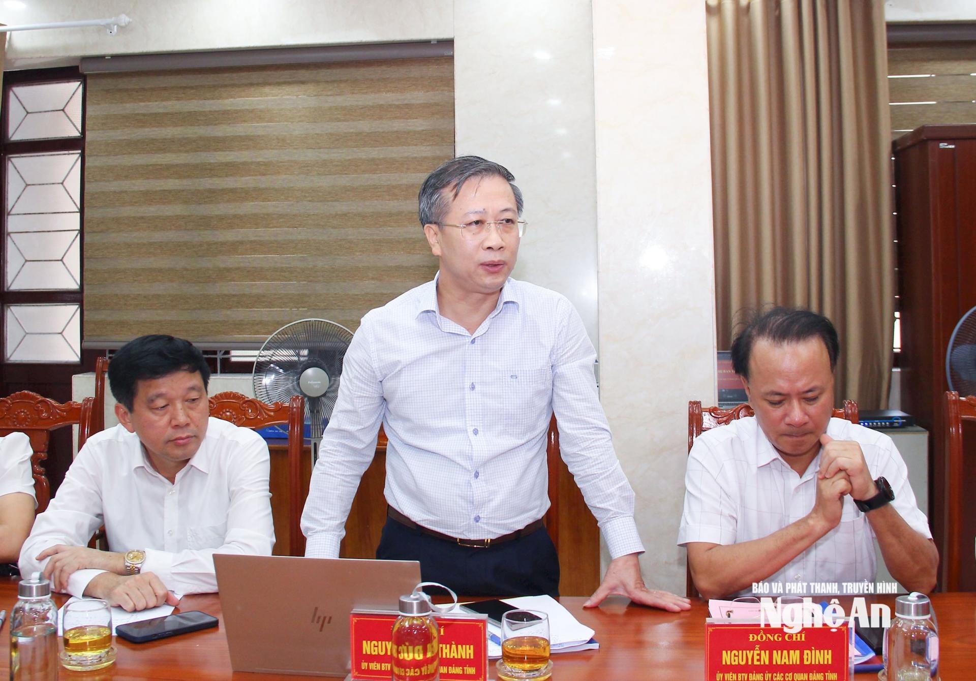 Đồng chí Nguyễn Đức Thành - Uỷ viên Ban Thường vụ Đảng uỷ các cơ quan Đảng tỉnh, Uỷ viên Ban Thường vụ Đảng uỷ cơ quan MTTQ PG 88 Nổ Hũ tỉnh, Phó PG88 go Bắn cá Uỷ ban MTTQ PG 88 Nổ Hũ tỉnh tham gia ý kiến tại cuộc họp. Ảnh: Mai Hoa