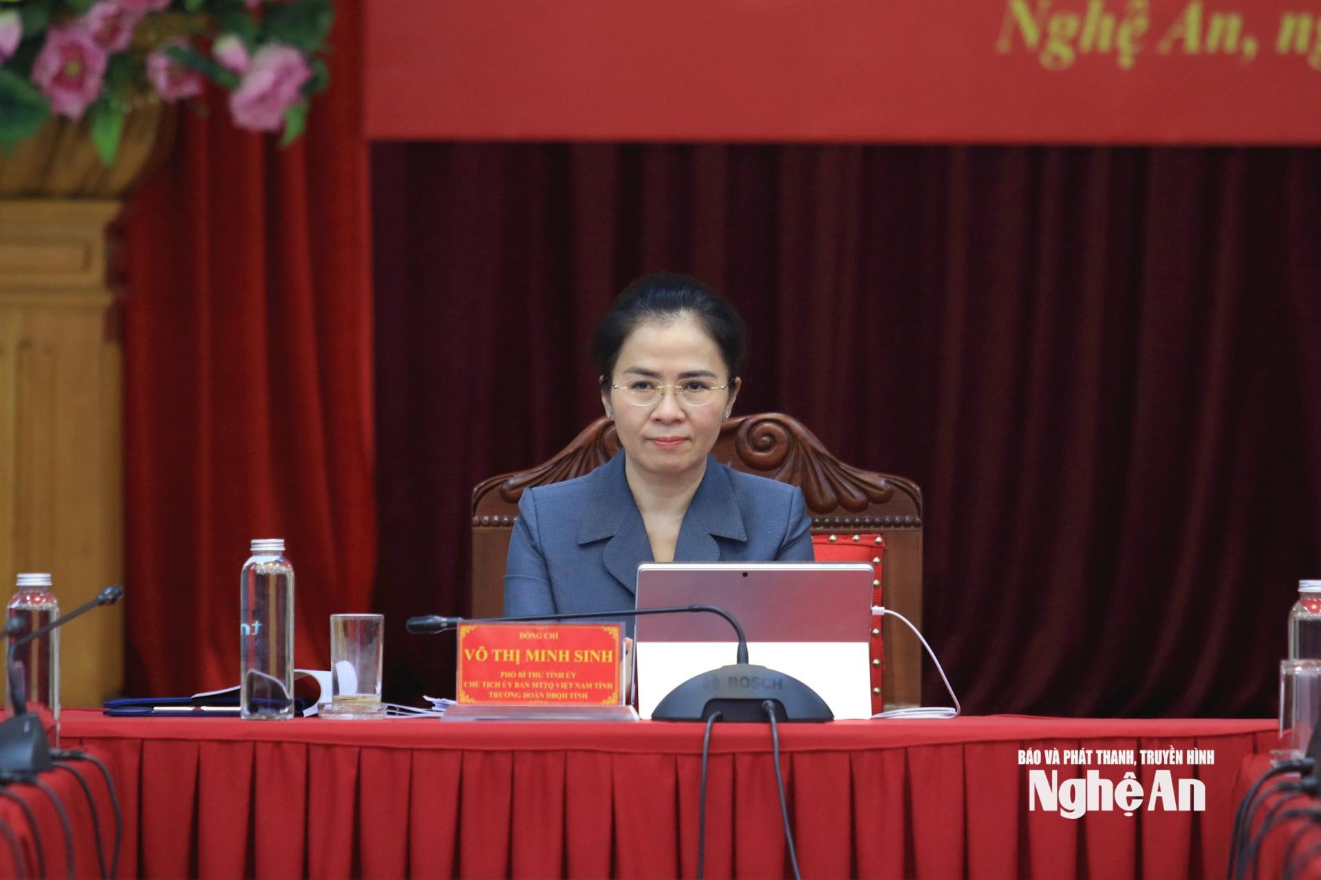 Đồng chí Võ Thị Minh Sinh – Phó Bí thư Tỉnh uỷ, PG88 go Bắn cá Uỷ ban Mặt trận Tổ quốc tỉnh, Trưởng đoàn đại biểu Quốc hội tỉnh chủ trì hội nghị tại điểm cầu PG88 go Bắn cá.
