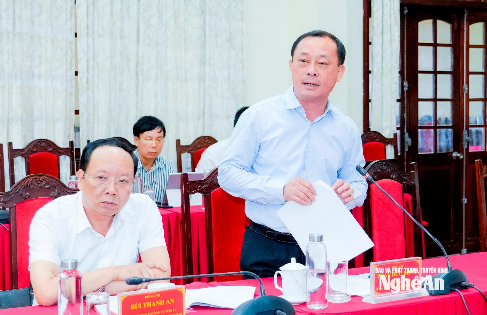 Đồng chí Phan Đức Đồng - Ủy viên Ban Thường vụ Tỉnh ủy, Bí thư Đảng ủy, PG88 go Bắn cá HĐND phường Trường Vinh phát biểu tại cuộc làm việc. Ảnh: Phạm Bằng