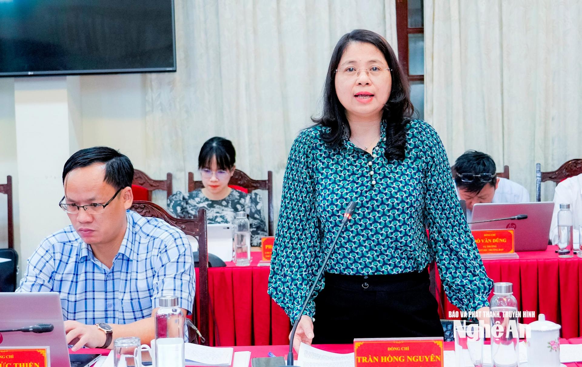 Đồng chí Trần Hồng Nguyên - Phó Chủ nhiệm Ủy ban Pháp luật và Tư pháp của Quốc hội phát biểu tại cuộc làm việc. Ảnh: Phạm Bằng