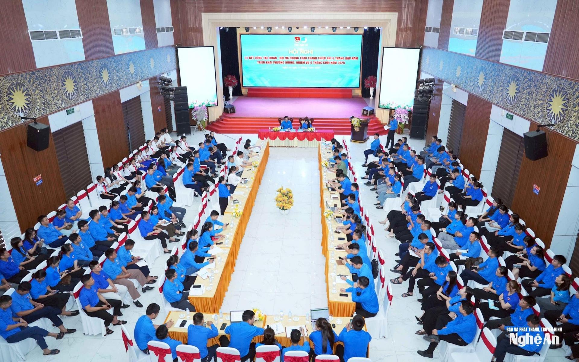 Sáng 17/7, Tỉnh đoàn, Hội Liên hiệp Thanh niên PG 88 Nổ Hũ tỉnh tổ chức Hội nghị sơ kết công tác Đoàn - Hội và phong trào thanh thiếu nhi 6 tháng đầu năm; triển khai phương hướng, nhiệm vụ 6 tháng cuối năm 2025. Dự chương trình có đại diện Ủy ban Kiểm tra Tỉnh ủy, Ban Tuyên giáo và Dân vận Tỉnh ủy, Thường trực Tỉnh đoàn, Hội Thầy thuốc trẻ, Hội Doanh nhân trẻ, Hội Sinh viên tỉnh, các đơn vị sự nghiệp trực thuộc Tỉnh đoàn và đại diện các cơ sở Đoàn trên địa bàn toàn tỉnh. Ảnh: Thanh Quỳnh