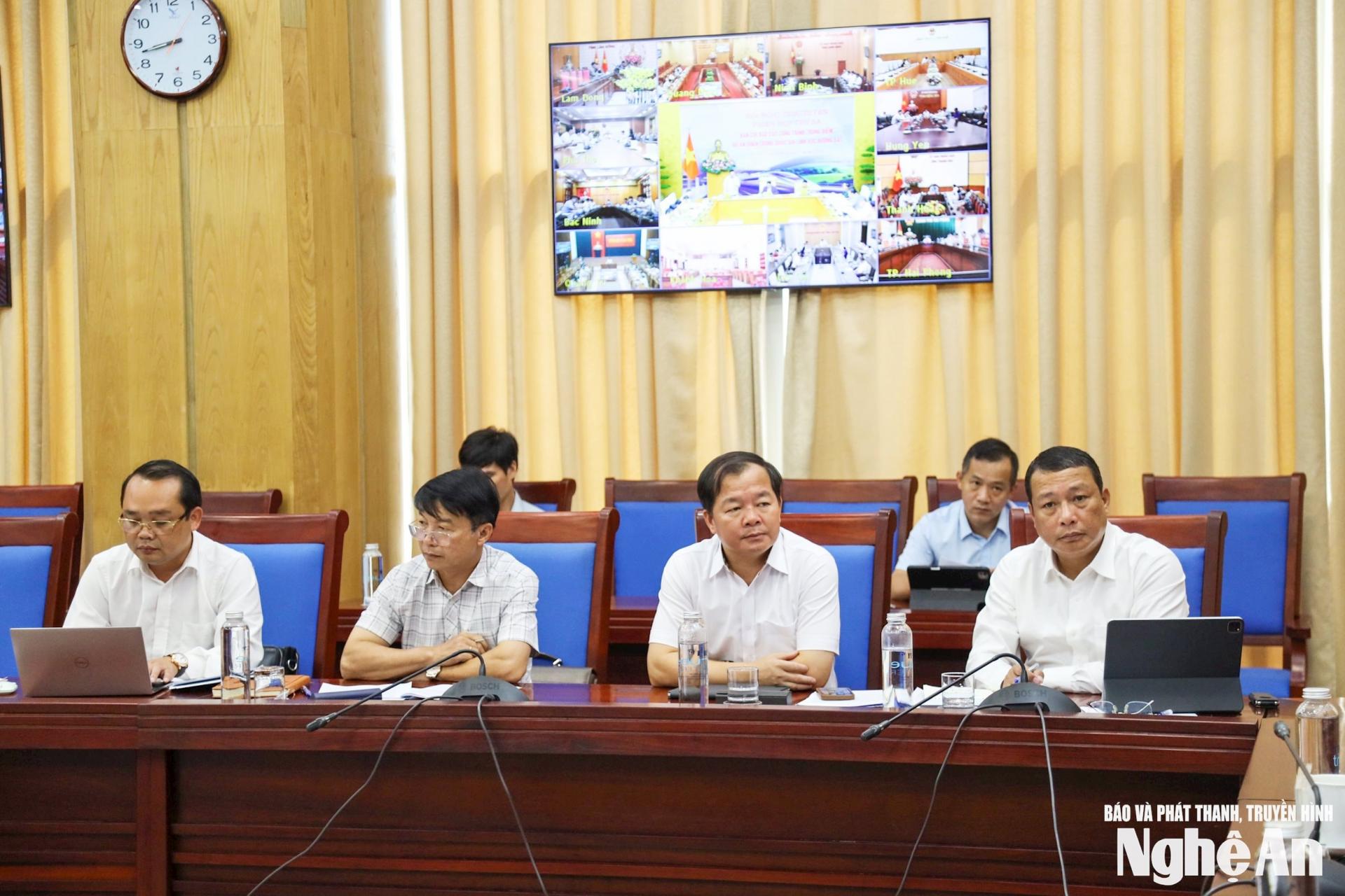 Lãnh đạo các sở, ngành tham dự tại điểm cầu PG88 go Bắn cá. 
