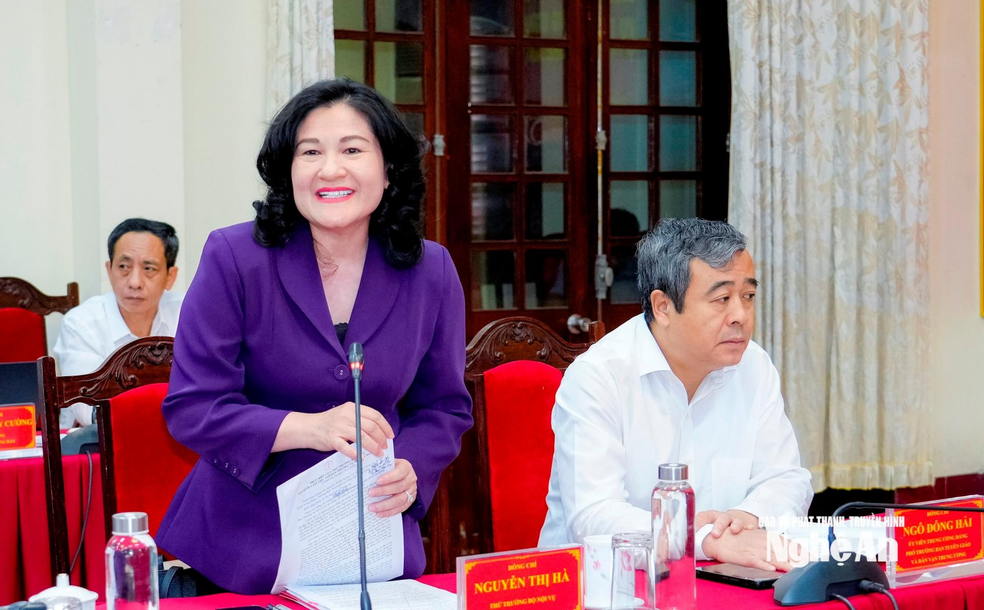 Đồng chí Nguyễn Thị Hà - PG88 link Nổhũ Bộ Nội vụ phát biểu tại cuộc làm việc. Ảnh: Phạm Bằng