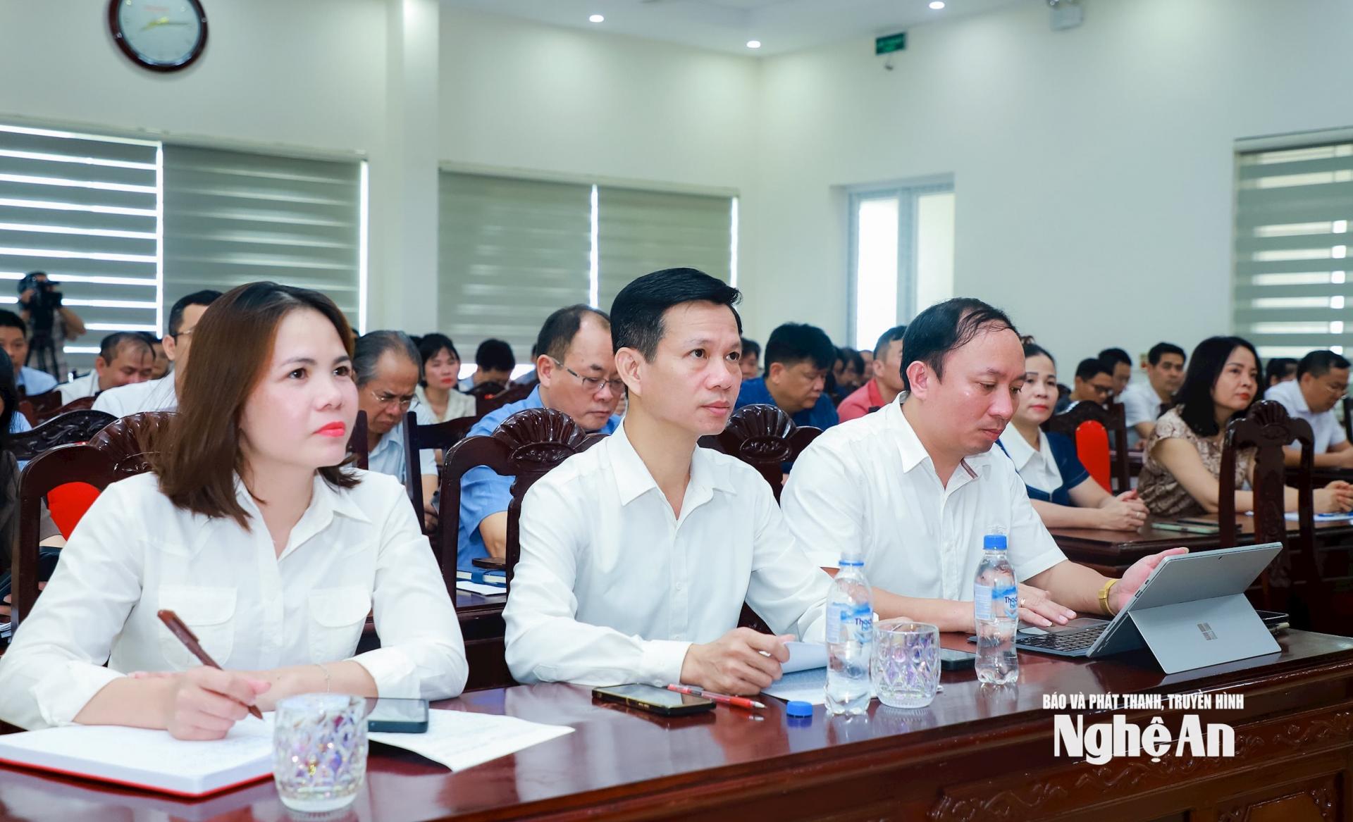 Các đại biểu tham dự Hội nghị.