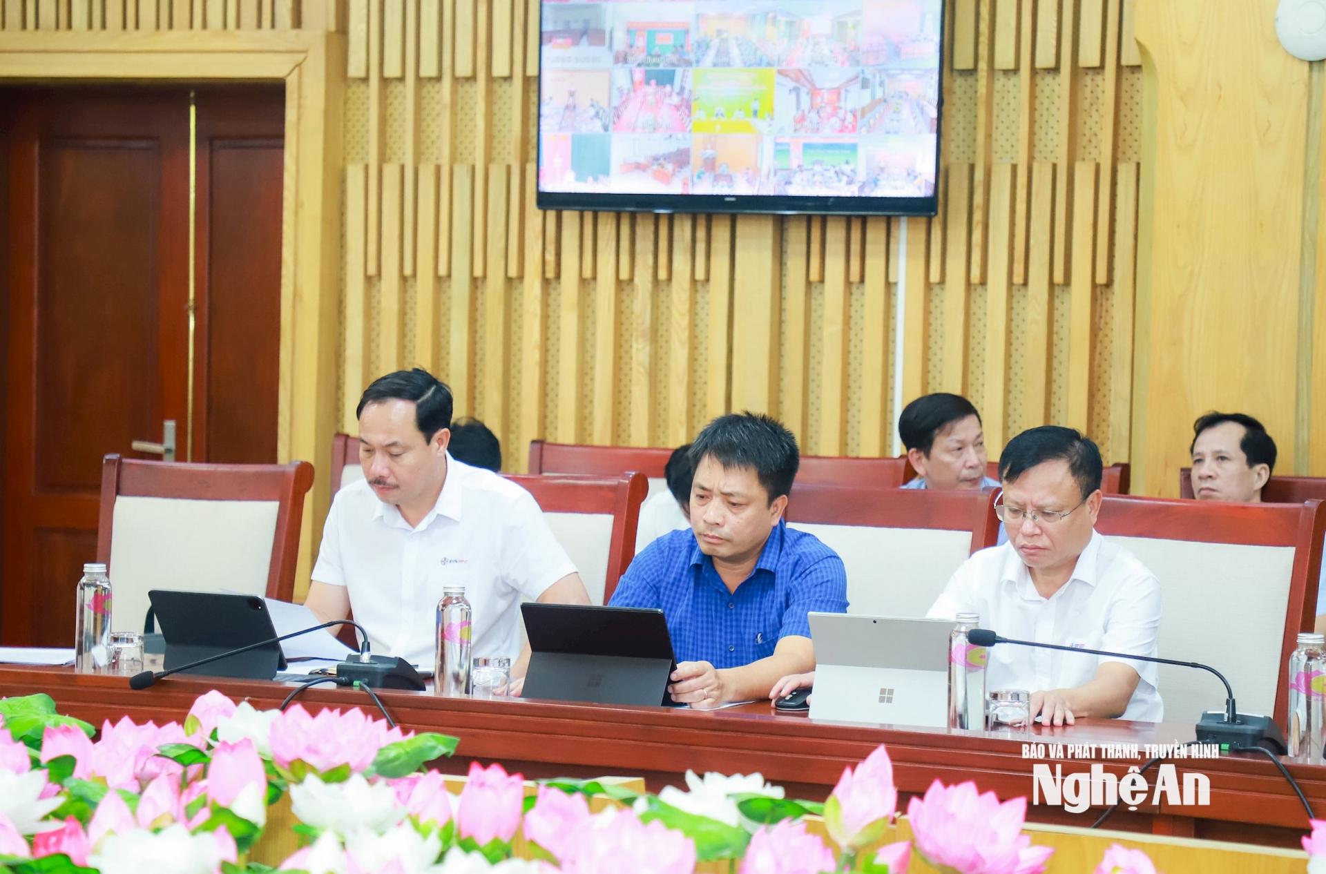 Các đại biểu dự tại điểm cầu UBND tỉnh PG88 go Bắn cá. Ảnh: Thành Duy