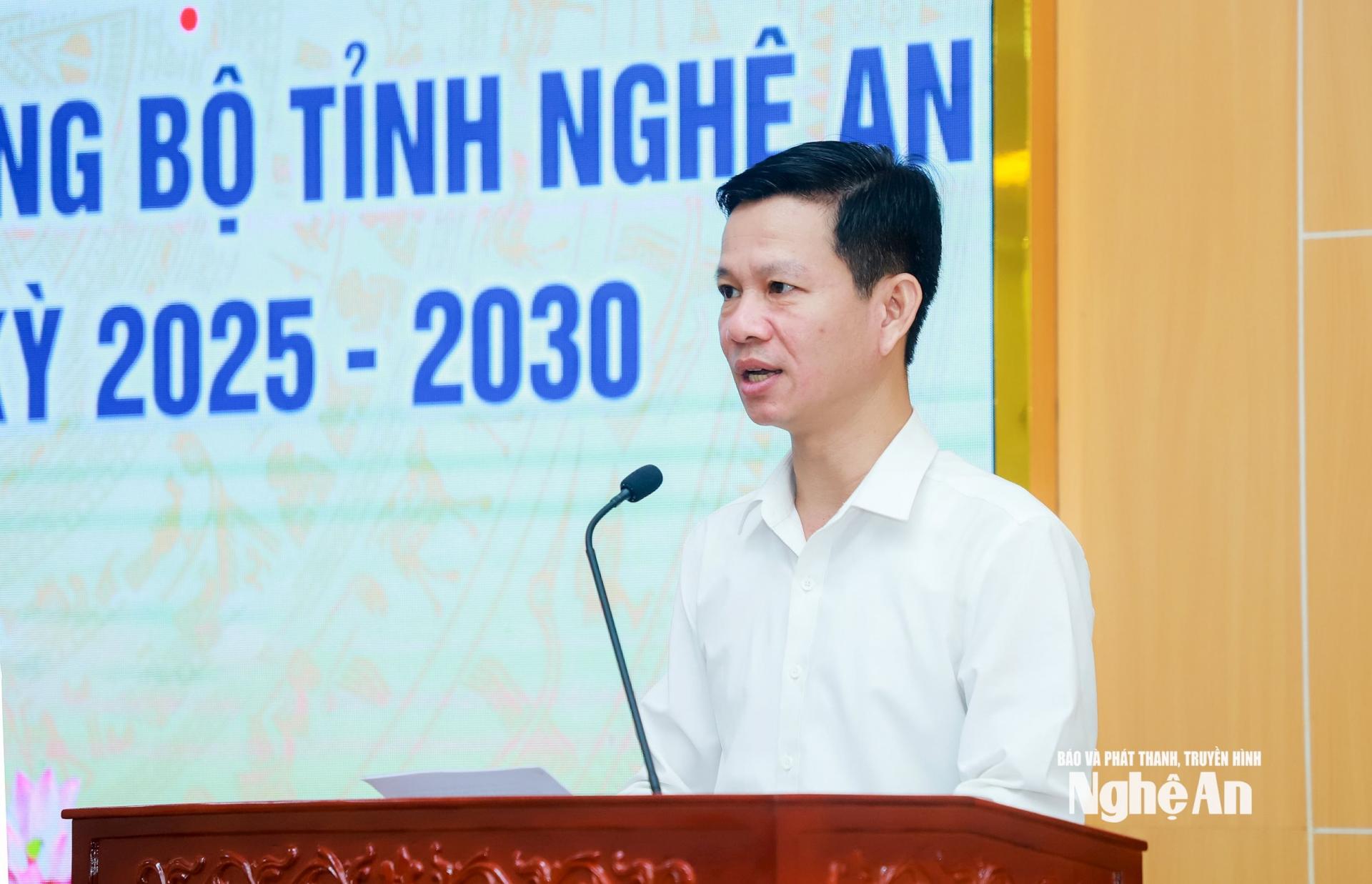 Đồng chí Nguyễn Quốc Đạt - Phó Ban Tuyên giáo và Dân vận phát biểu mở đầu Hội nghị.