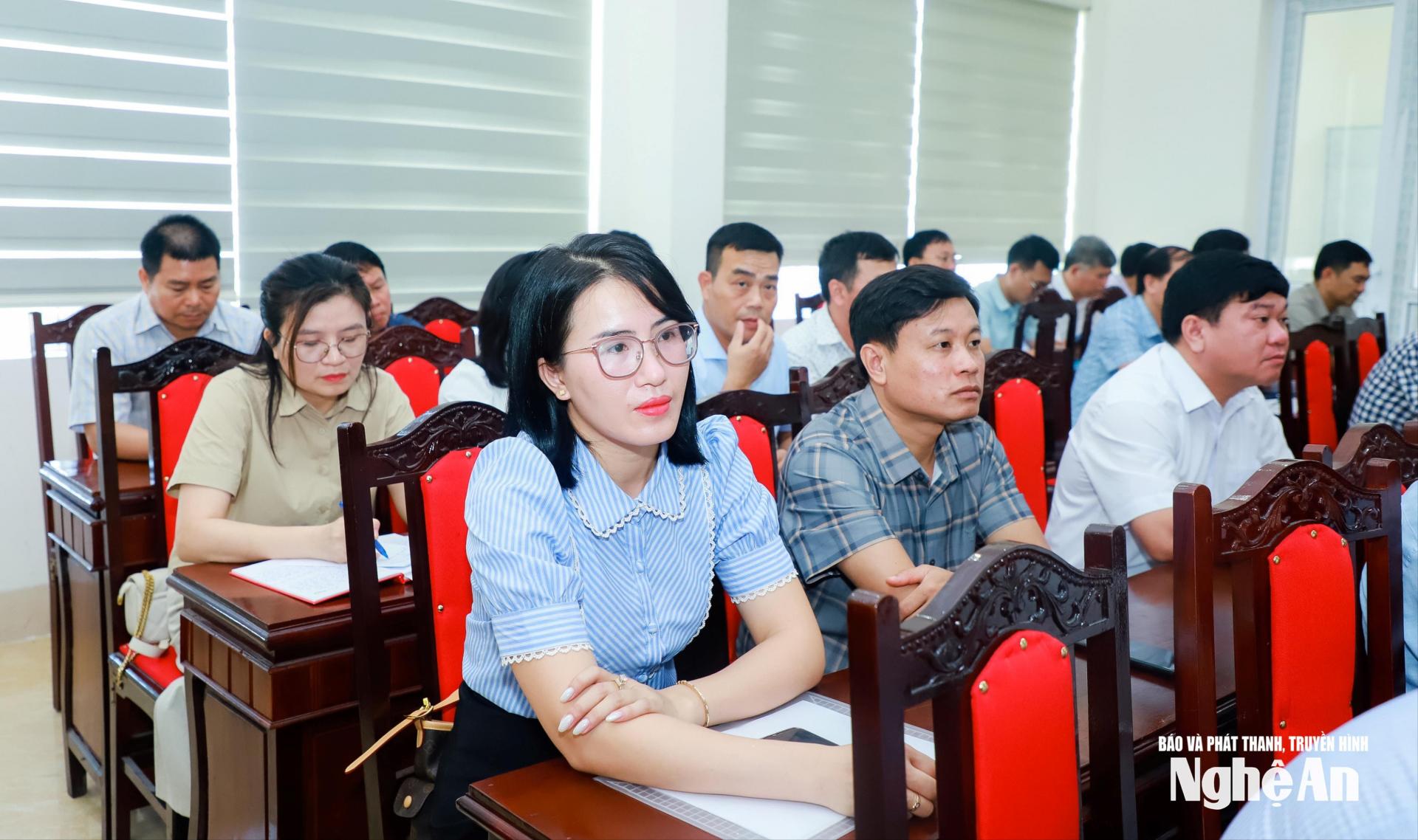 Các đại biểu tham dự Hội nghị.
