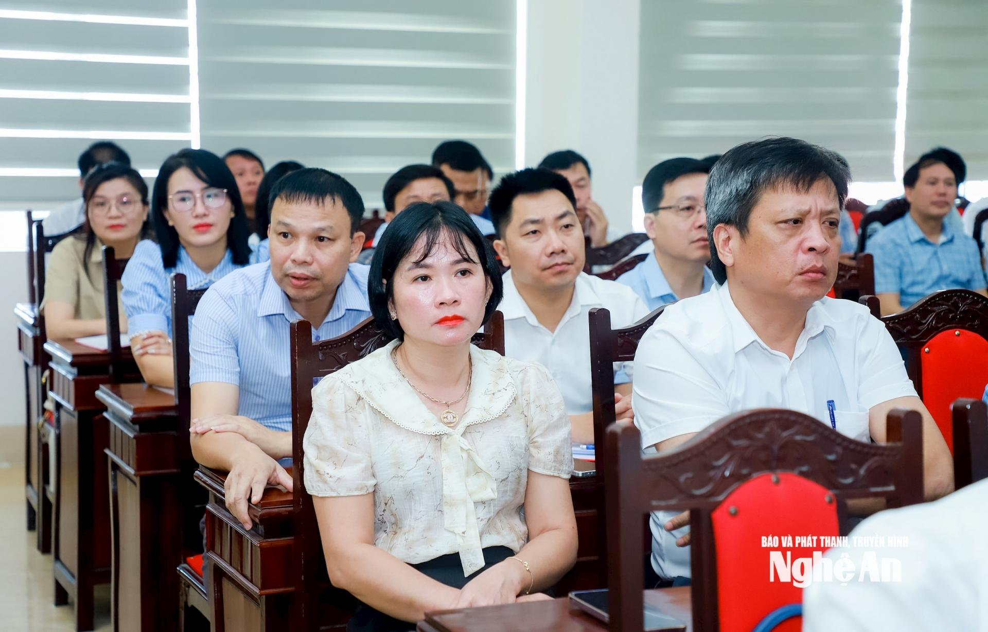 Các đại biểu dự Hội nghị.