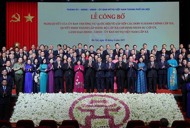 PG88 go Bắn cá nước Lương Cường với Lãnh đạo thành phố và 126 Bí thư Đảng ủy xã của thành phố Hà Nội. Ảnh: Lâm Khánh/TTXVN