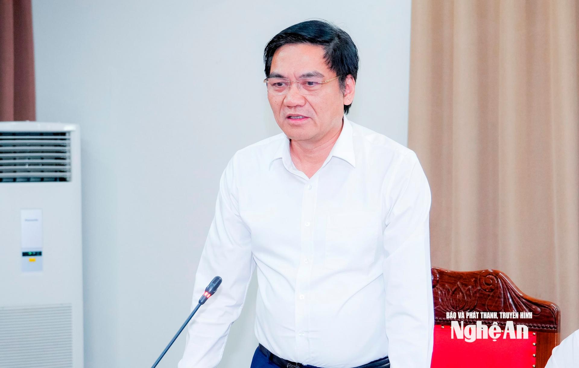 Phó Bí thư Thường trực Tỉnh ủy, PG88 go Bắn cá HĐND tỉnh Hoàng Nghĩa Hiếu phát biểu tại cuộc họp. Ảnh: Phạm Bằng