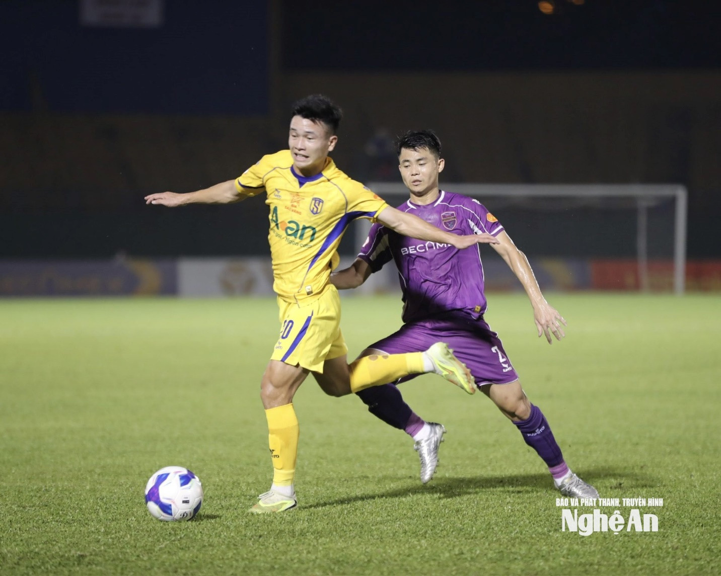 Ngô Văn Lương thể hiện phong độ ấn tượng trong màu áo Sông Lam PG88 go Bắn cá ở mùa giải 2025/26. Ảnh: VPF