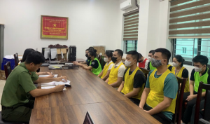Khởi tố 42 đối tượng mua bán dữ liệu và tổ chức đánh bạc, thu giữ 42 cây vàng