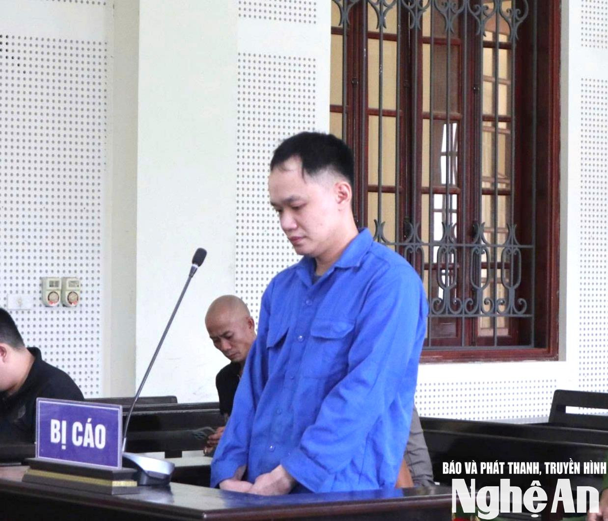 Bị cáo Nguyễn Hoàng Nguyên tại toà. Ảnh: Trần Vũ